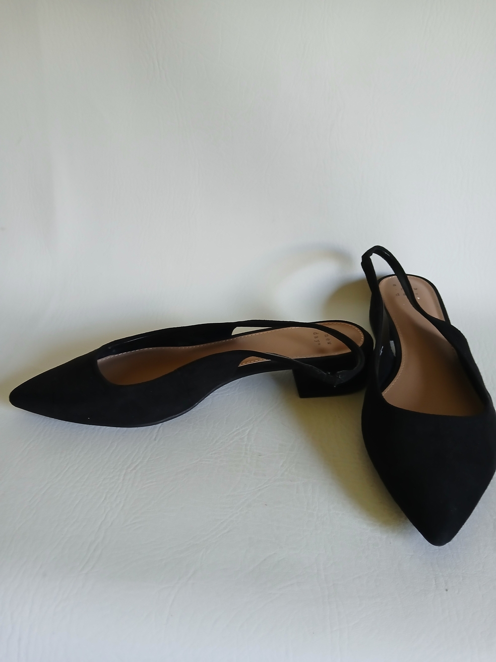 a new day Black Pointed Toe Faux Suede Slingback Flats Sz8.5M